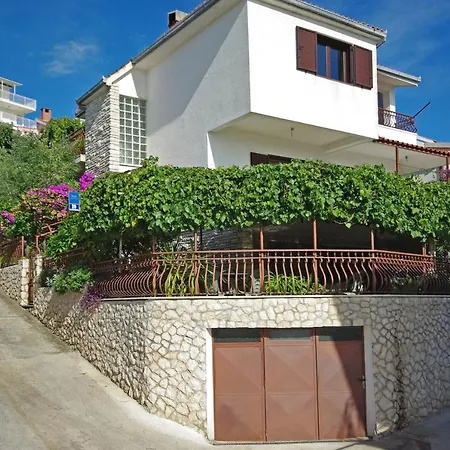 Apartment By The Sea Okrug Donji, Ciovo - 18300